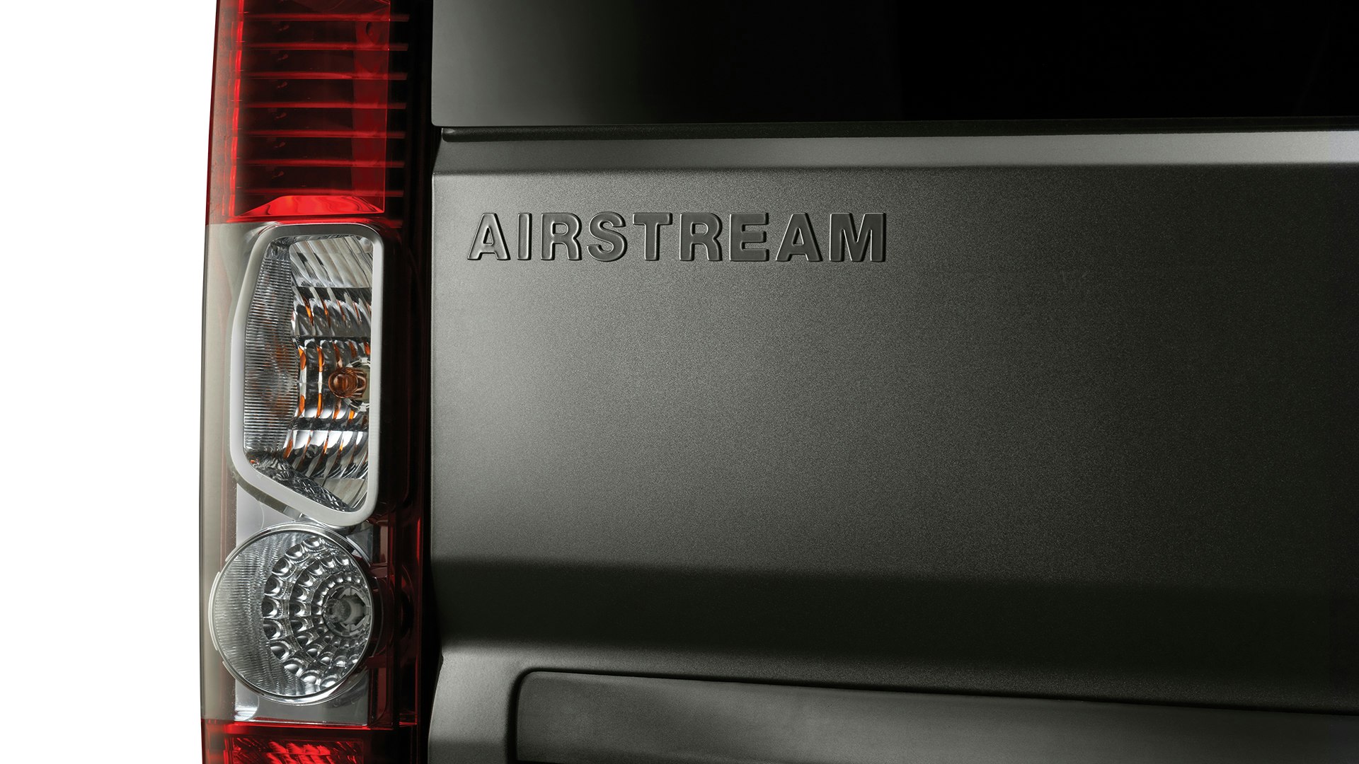 Airstream-Rangeline-Exterior-Badging-2