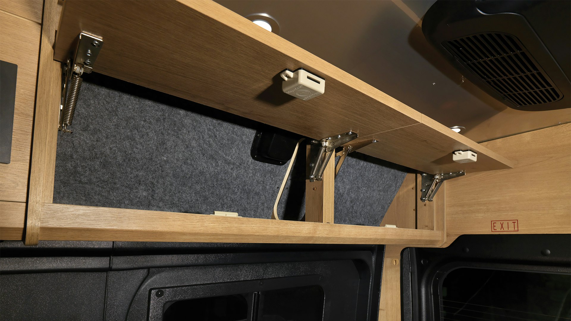 Airstream-Rangeline-Rear-Overhead-Storage-Compartments