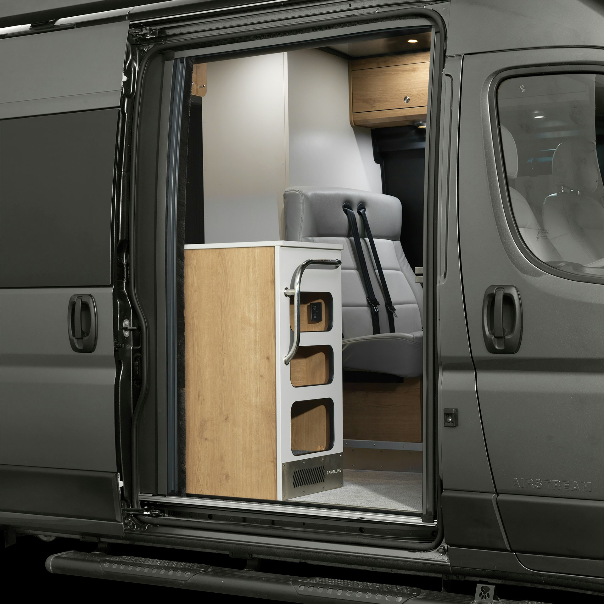 Airstream-Rangeline-Screen-Door-Open