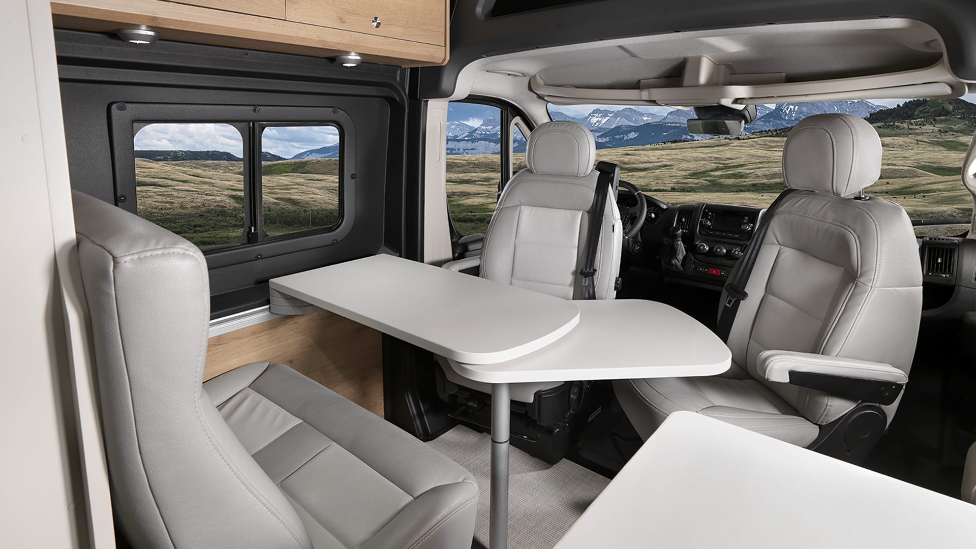 Introducing the All-New Airstream Rangeline Touring Coach - Airstream