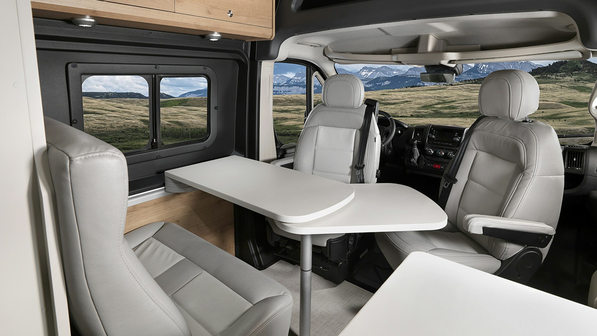 Автодом Airstream 280 бус