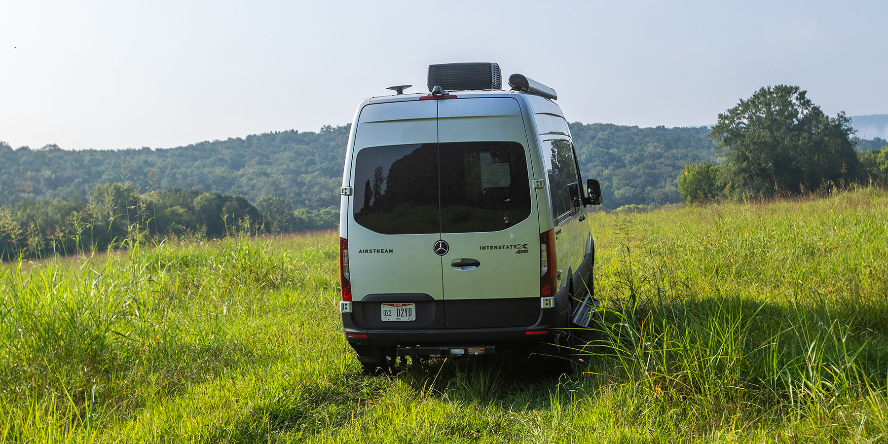 Airstream Interstate 19X Adventure Van _0003_Airstream 19X Lifestyle 45