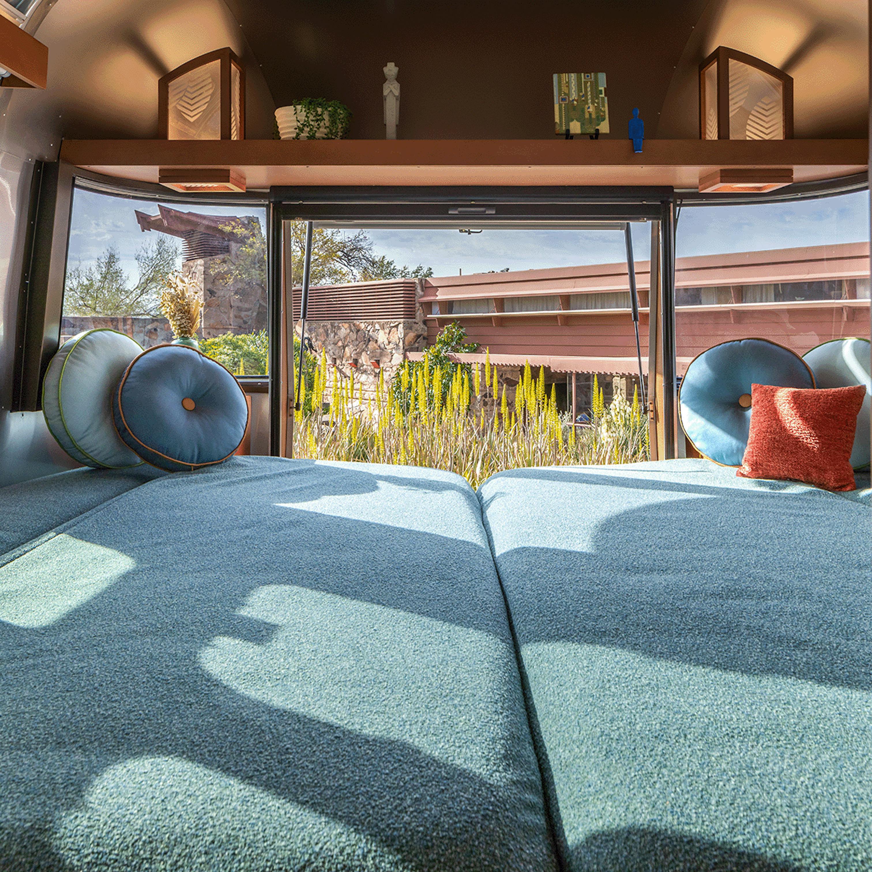 【ルパン】 エアストリーム・ブックとAirstream Livingの2冊 maxresdefault.jpg