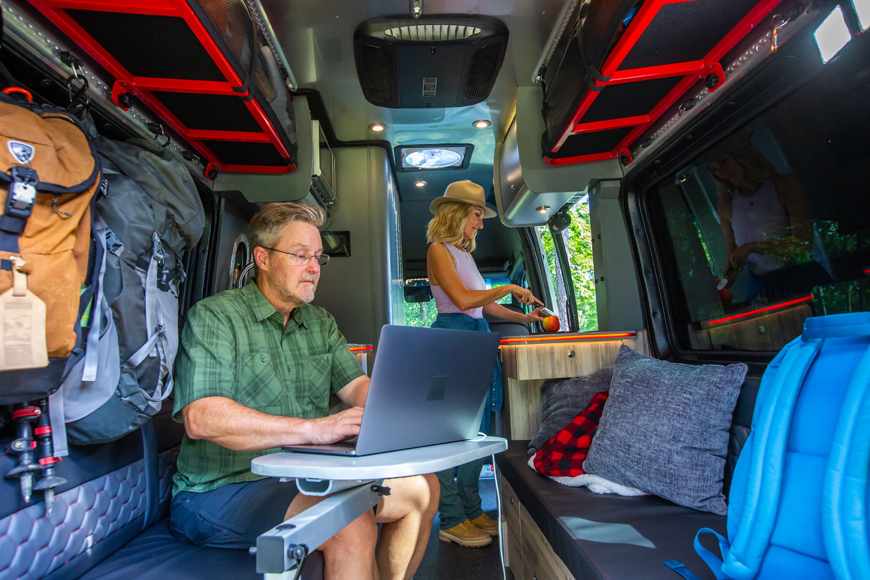 Airstream 19X Lifestyle 76